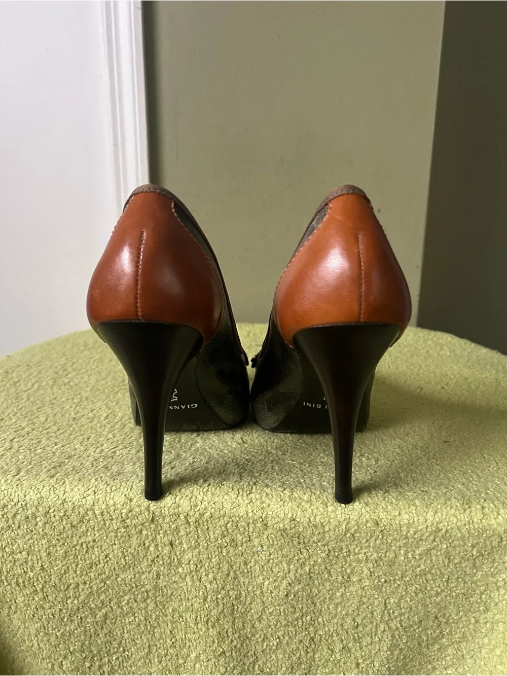 Gianni Bini Green Camo Peep-Toe Heels with Brown Trim Sz 10 M